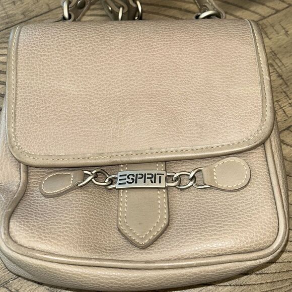 Espirit Vegan Imprinted Leather Look Crossbody and Easy Snap Convenience! ✈️ 🌆 - Picture 4 of 17